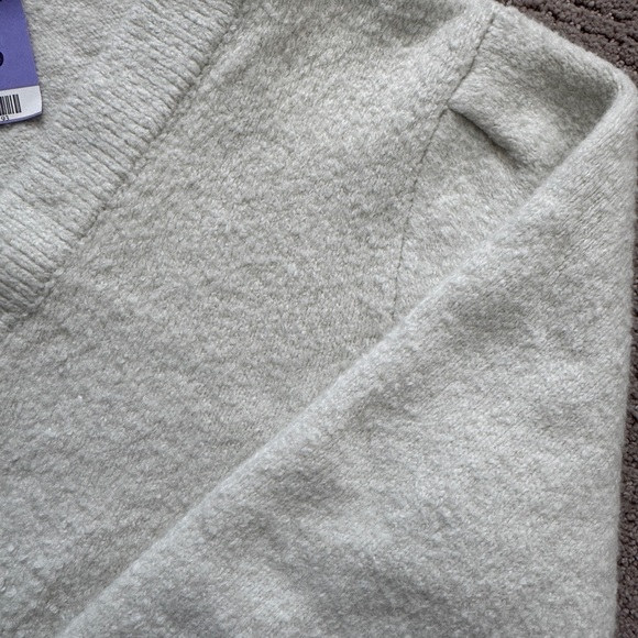 AYR Cozy White Cardigan Sweater - Picture 4 of 4